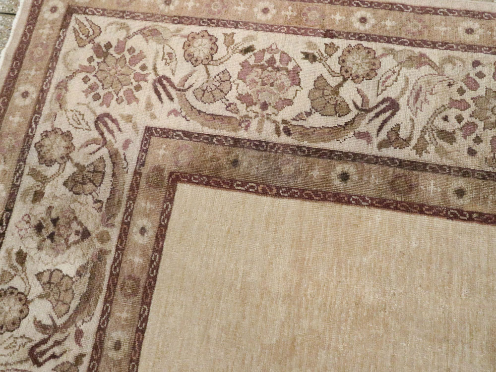 Antique Indian Agra Rug, No.12265 - Galerie Shabab