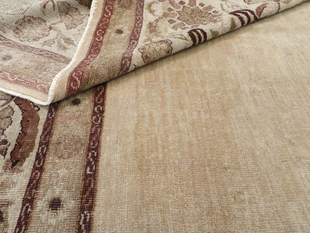 Antique Indian Agra Rug, No.12265 - Galerie Shabab