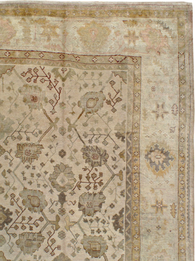 Antique Turkish Oushak Rug, No.12287 - Galerie Shabab