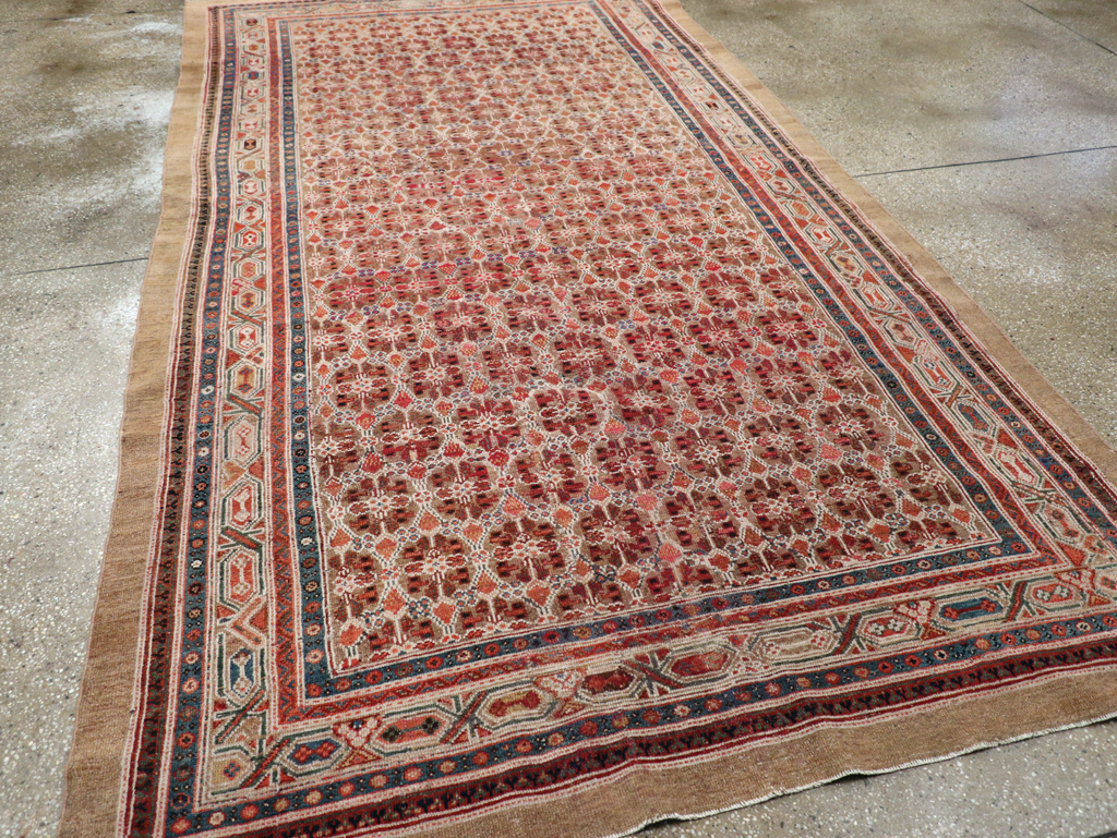 Antique Serab Gallery Rug, No.12371 - Galerie Shabab