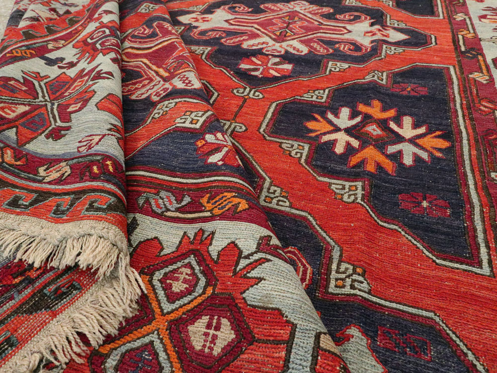 Vintage Central Asian Soumak Rug, No.12373 - Galerie Shabab