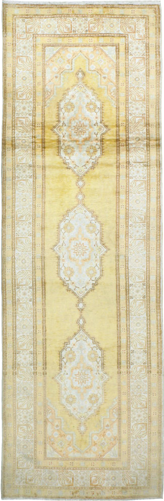 Vintage Turkish Sivas Runner, No.12434 - Galerie Shabab
