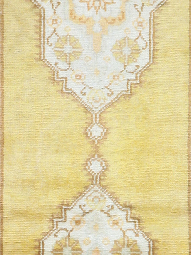 Vintage Turkish Sivas Runner, No.12434 - Galerie Shabab