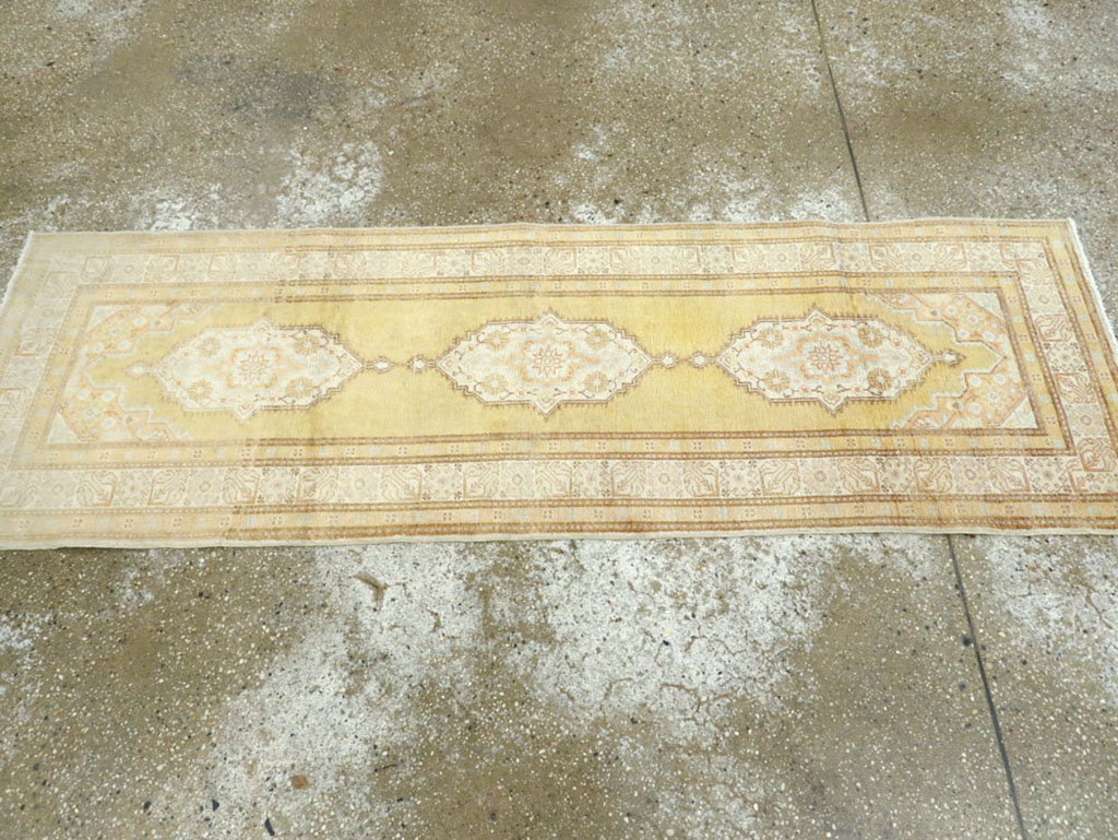Vintage Turkish Sivas Runner, No.12434 - Galerie Shabab