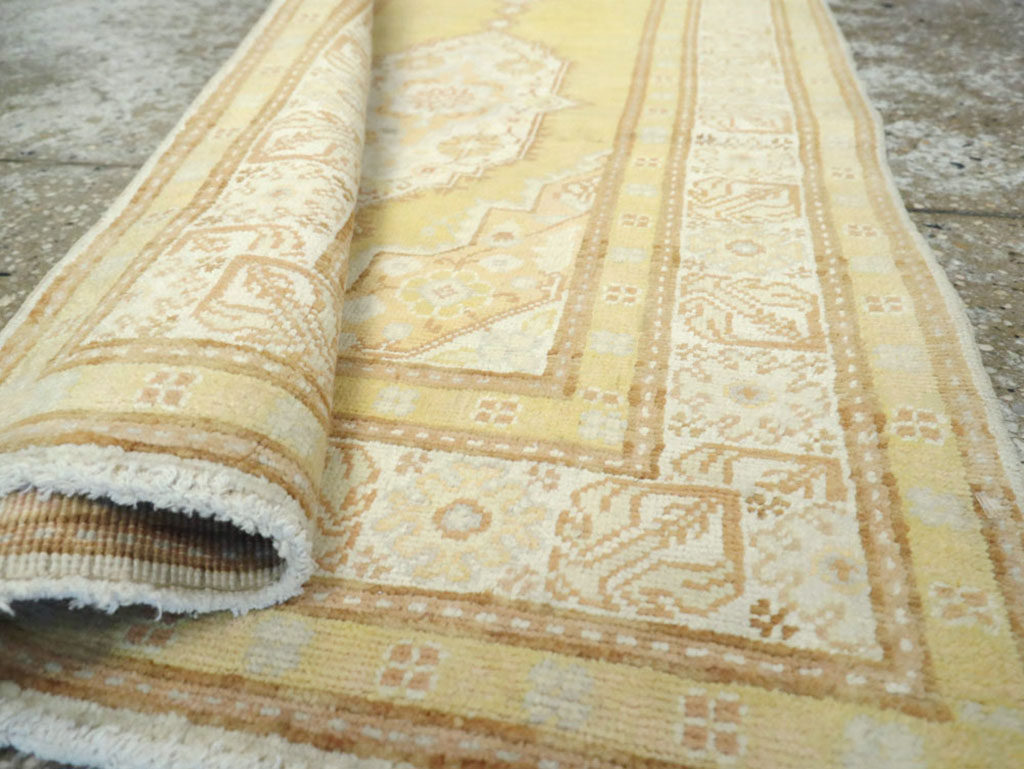 Vintage Turkish Sivas Runner, No.12434 - Galerie Shabab