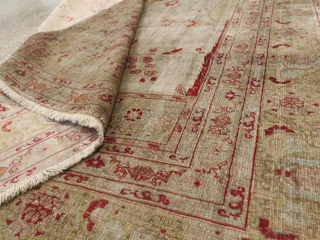 Antique Turkish Herekeh Silk Rug, No.12472 - Galerie Shabab