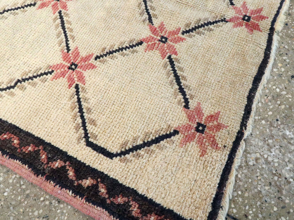 Vintage Turkish Anatolian Rug, No.12504 - Galerie Shabab