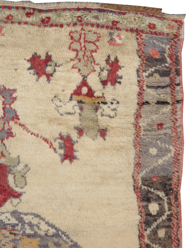 An Oushak Rug, No.12560 - Galerie Shabab