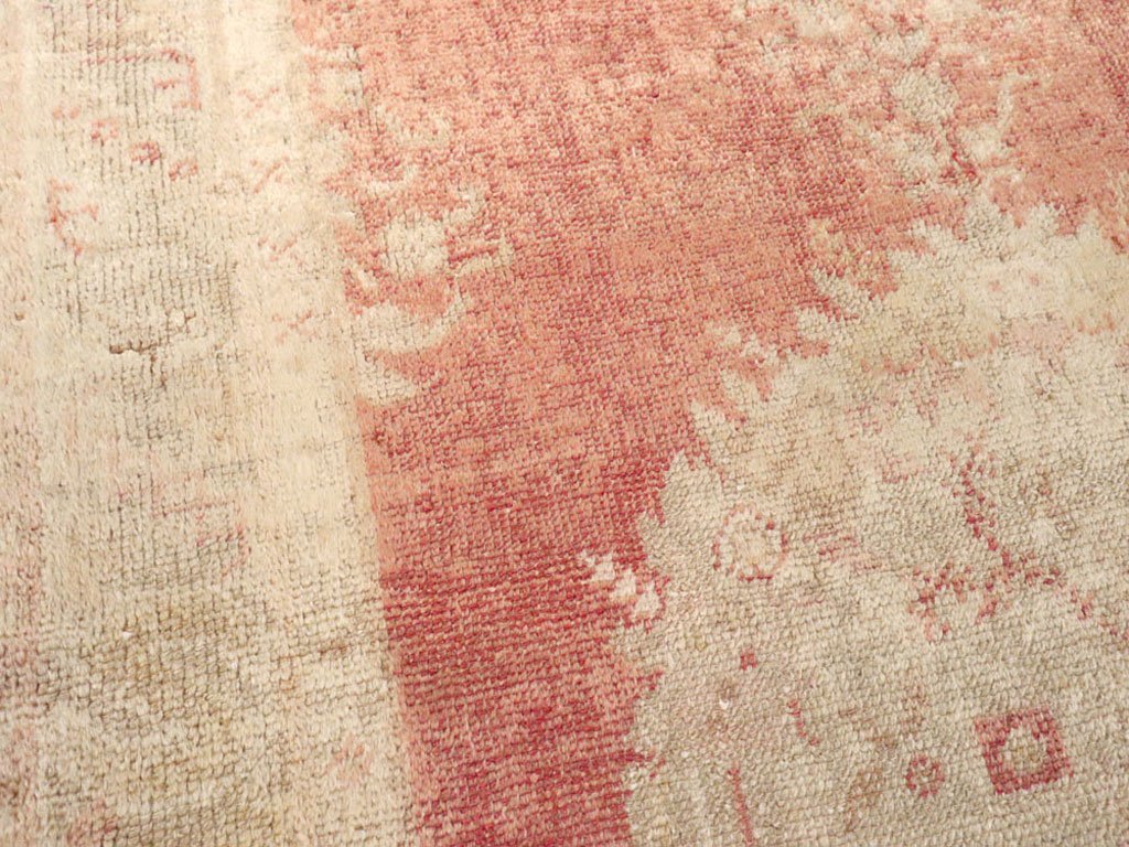 Antique Turkish Oushak Rug, No.12662 - Galerie Shabab