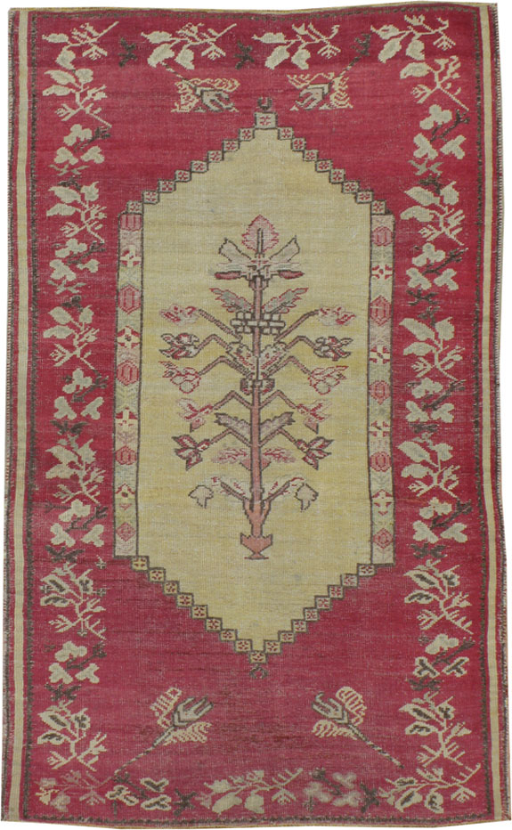 Antique Ghiordes Rug, No.12687 - Galerie Shabab