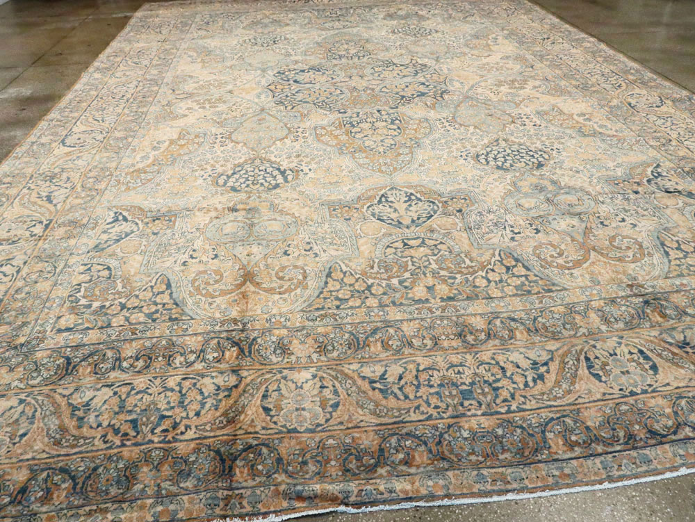 Antique Persian Lavar Kerman Rug, No.12744 - Galerie Shabab