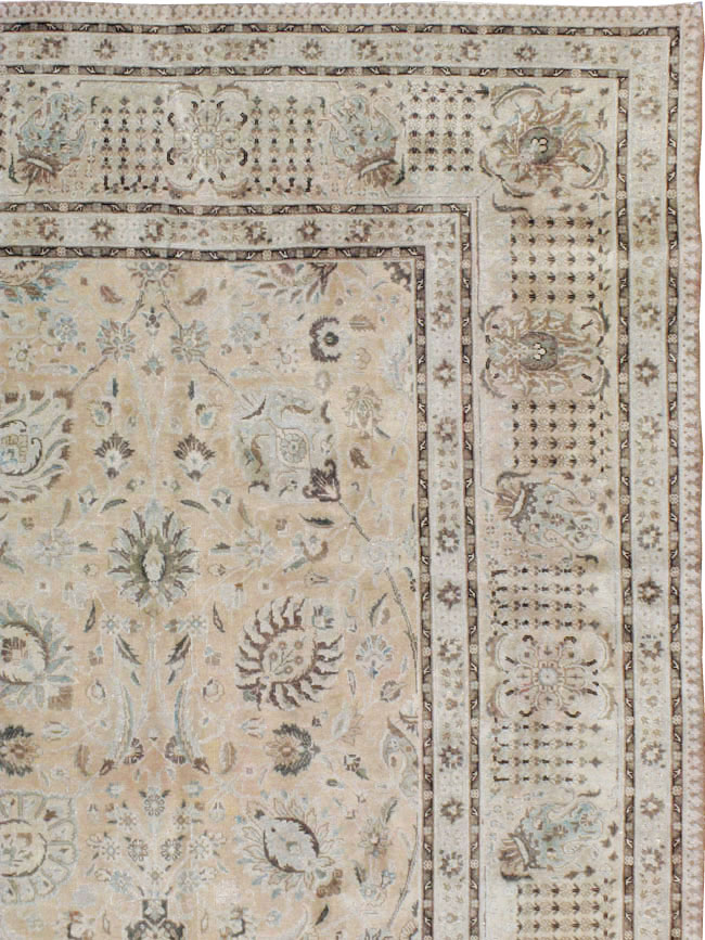 Antique Persian Tabriz Rug, No.12777 - Galerie Shabab
