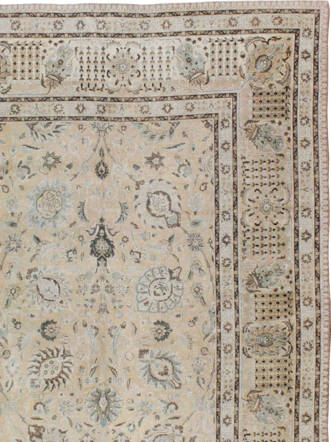 Antique Persian Tabriz Rug, No.12777 - Galerie Shabab