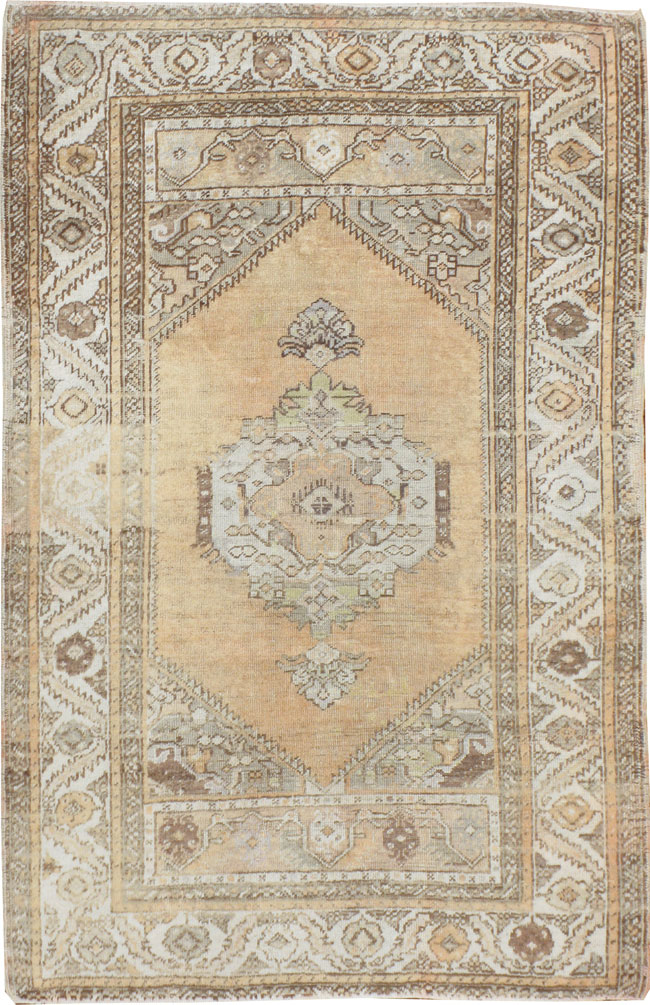 Antique Turkish Oushak Rug, No.12791 - Galerie Shabab