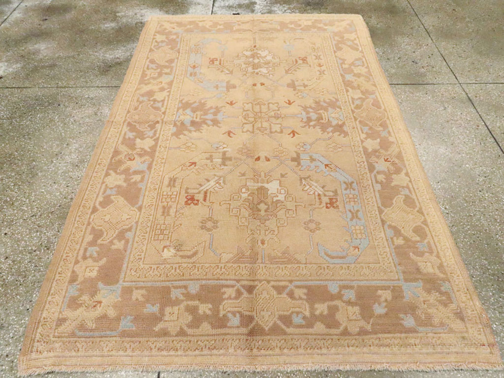 Antique Turkish Oushak Rug, No.12879 - Galerie Shabab