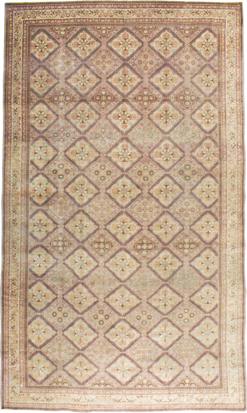 Antique Persian Tabriz Rug, No.13055 - Galerie Shabab