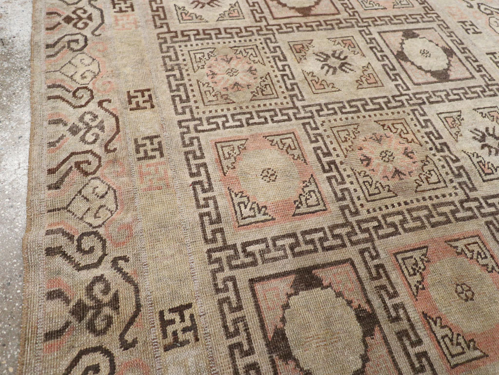 Antique East Turkestan Khotan Gallery Rug, No.13063 - Galerie Shabab