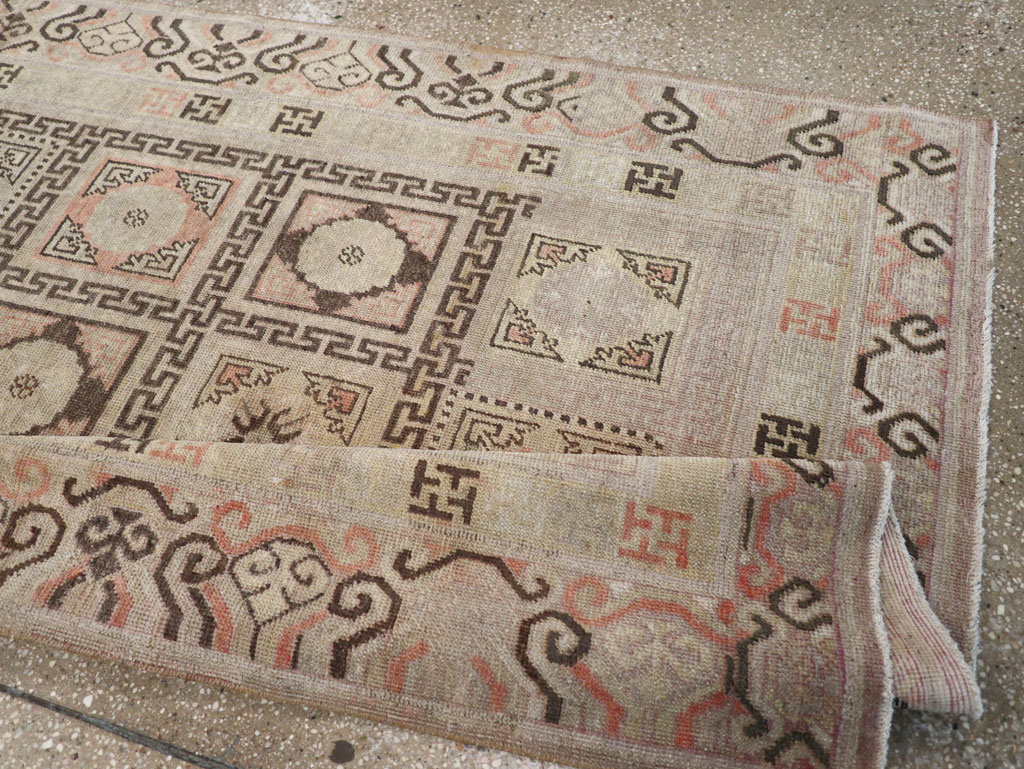 Antique East Turkestan Khotan Gallery Rug, No.13063 - Galerie Shabab