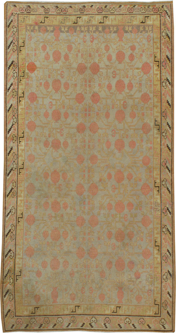 Antique Khotan Gallery Carpet, No.13065 - Galerie Shabab