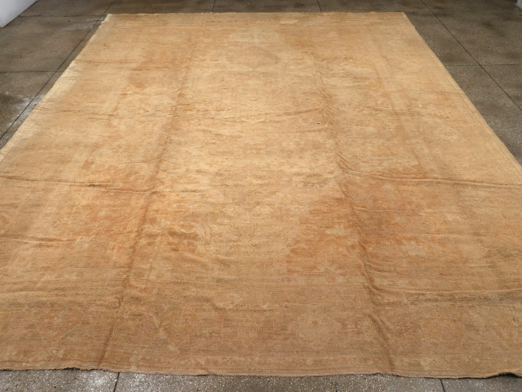 Antique Turkish Oushak Rug, No.13083 - Galerie Shabab