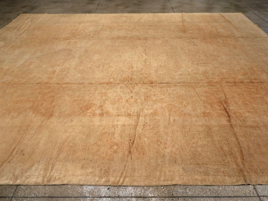 Antique Turkish Oushak Rug, No.13083 - Galerie Shabab
