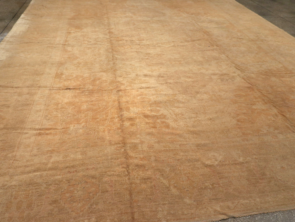 Antique Turkish Oushak Rug, No.13083 - Galerie Shabab