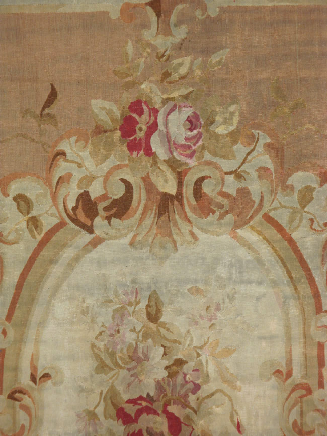 Antique French Aubusson Rug, No.13089 - Galerie Shabab