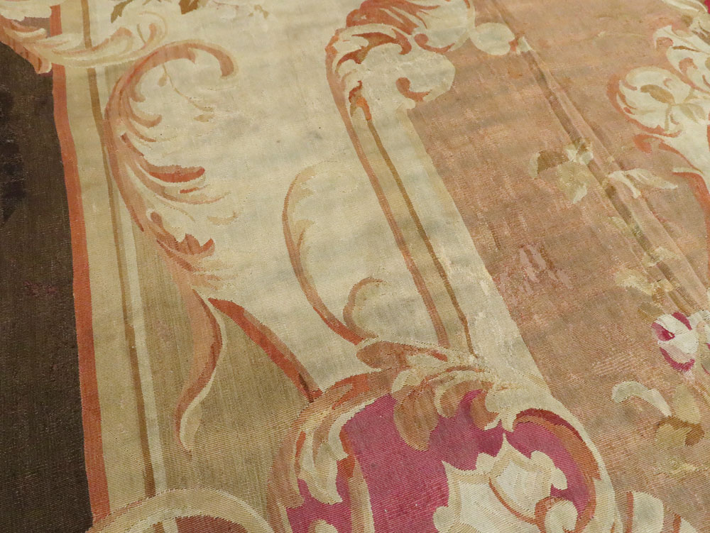 Antique French Aubusson Rug, No.13089 - Galerie Shabab