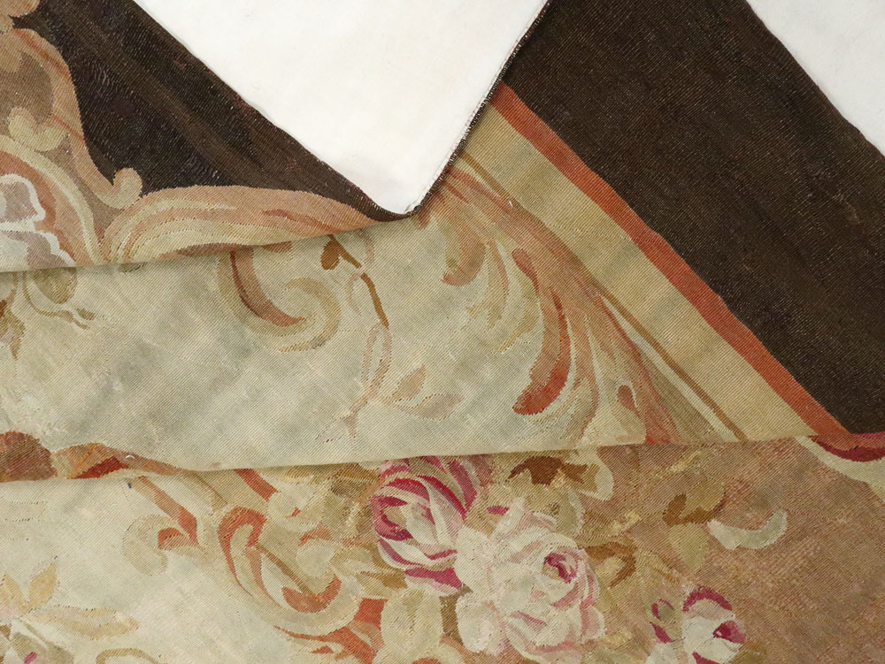 Antique French Aubusson Rug, No.13089 - Galerie Shabab