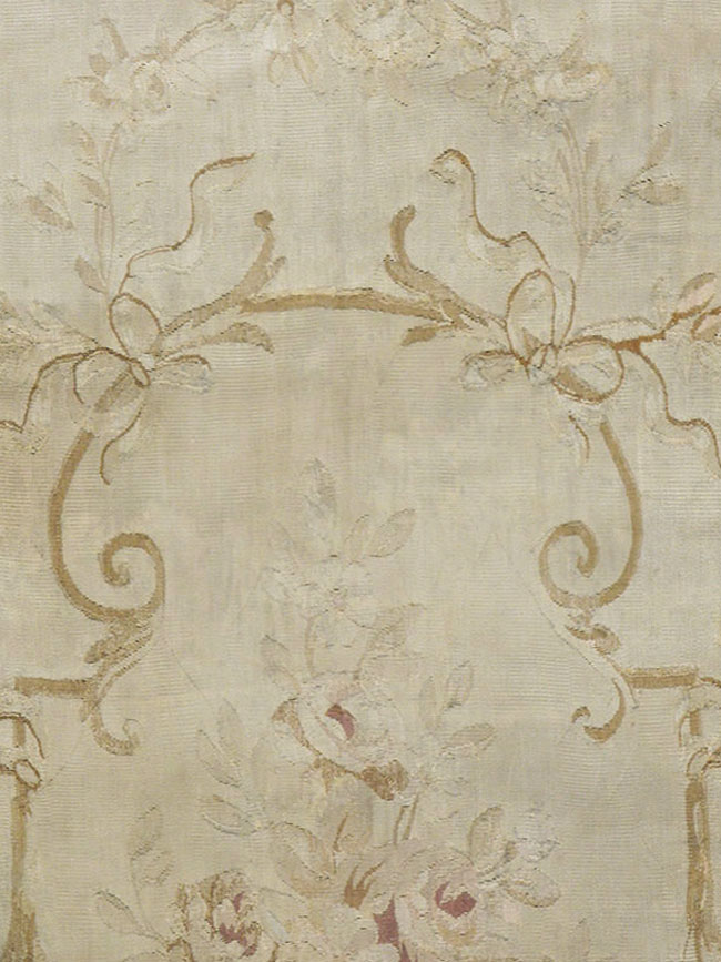 Antique French Aubusson Rug, No.13096 - Galerie Shabab