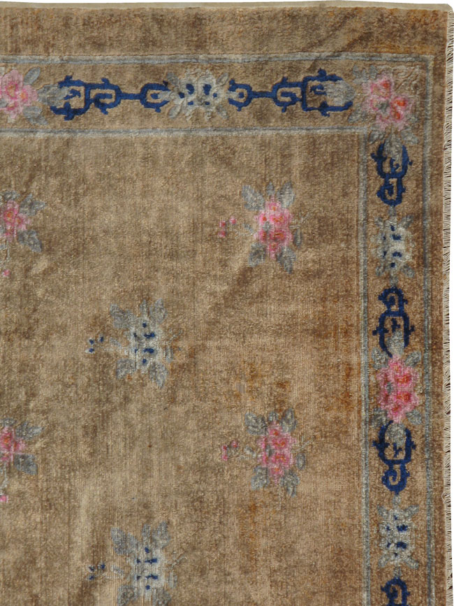 Antique Khotan Silk Rug, No.13131 - Galerie Shabab