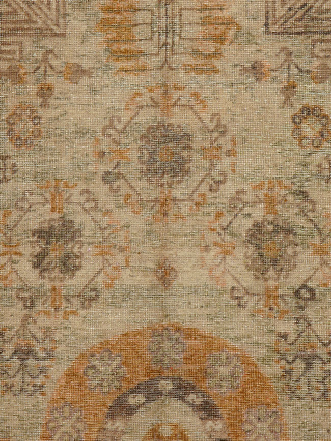 Antique Khotan Gallery Carpet, No.13136 - Galerie Shabab