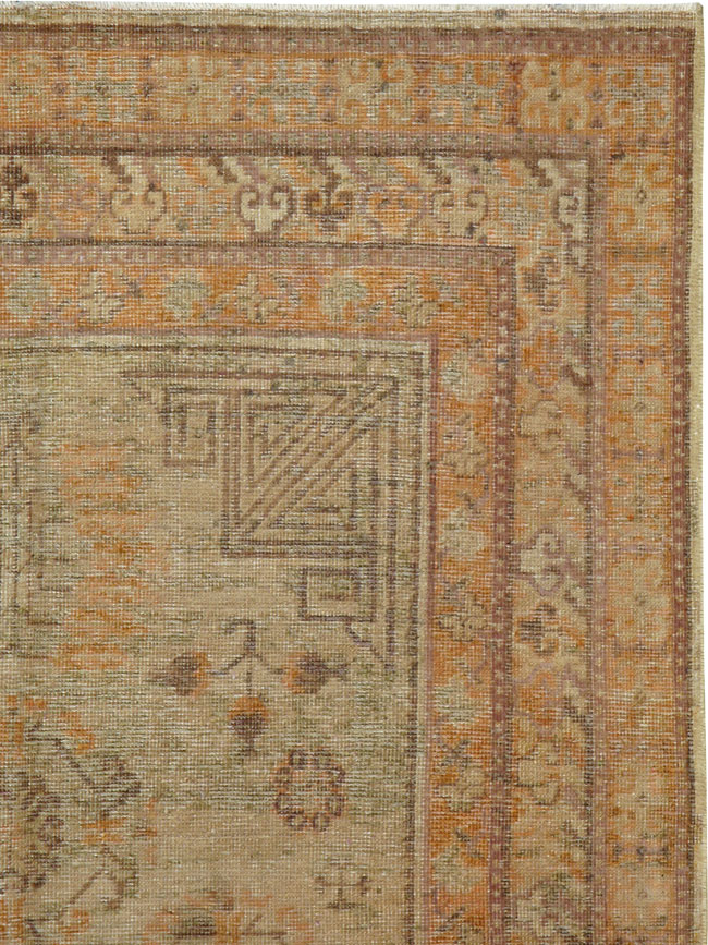 Antique Khotan Gallery Carpet, No.13136 - Galerie Shabab
