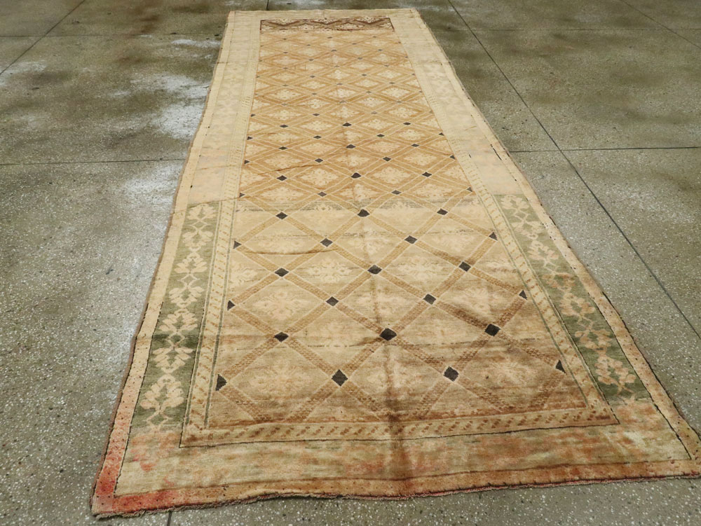 Antique Turkish Anatolian Runner, No.13137 - Galerie Shabab