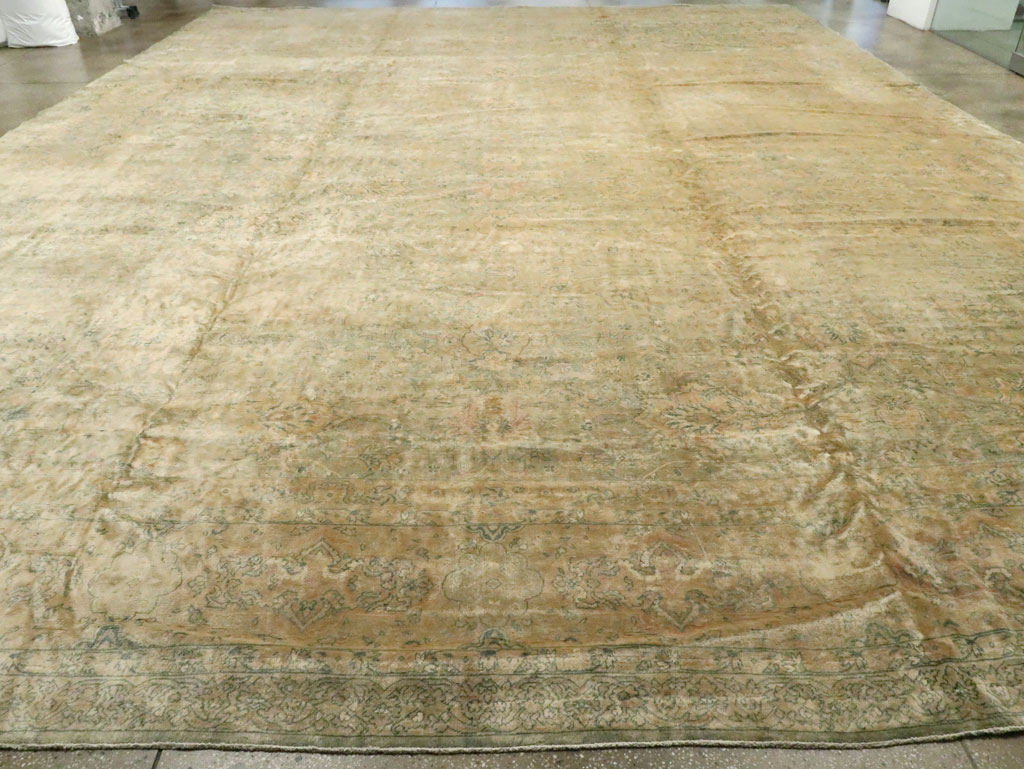 Antique Indian Oversize Lahore Carpet, No.13152 - Galerie Shabab