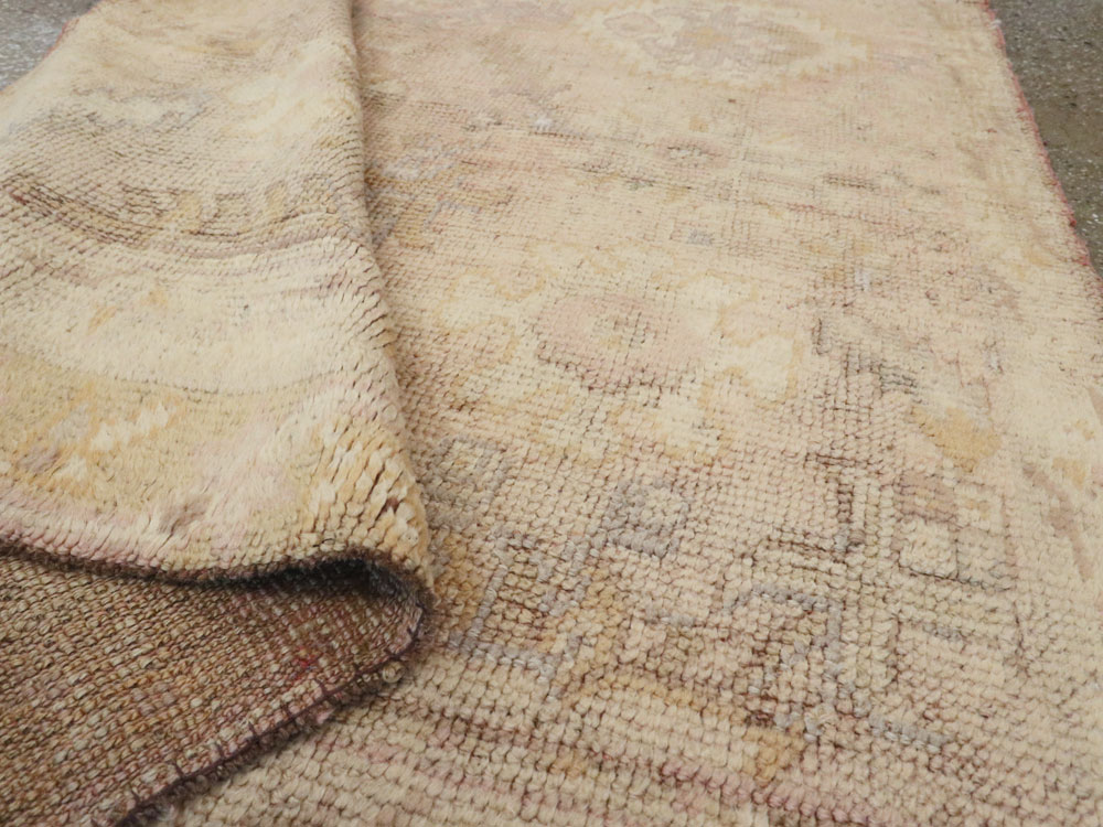 Antique Turkish Oushak Rug, No.13164 - Galerie Shabab