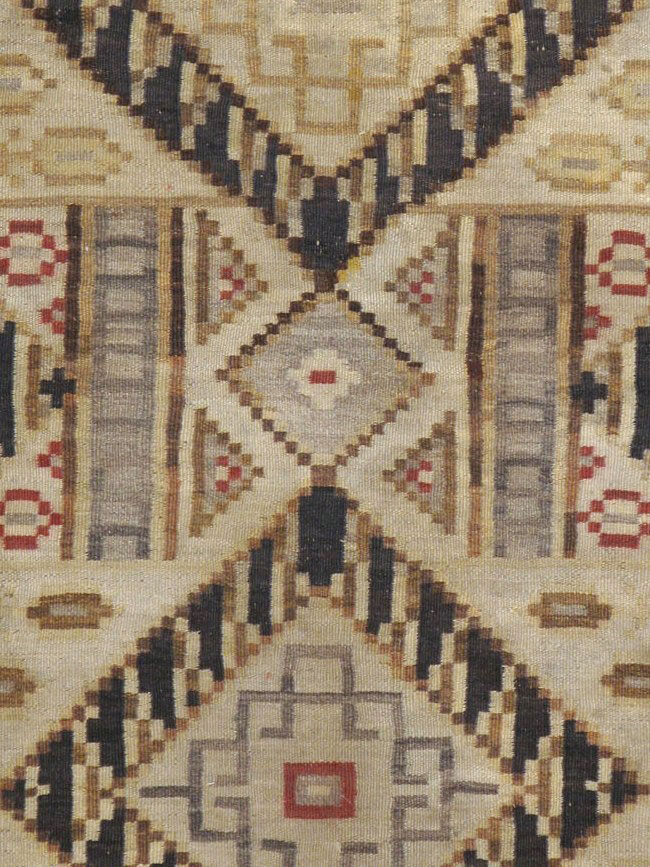 Antique Russian Bessarabian Accent Carpet, No.13227 - Galerie Shabab