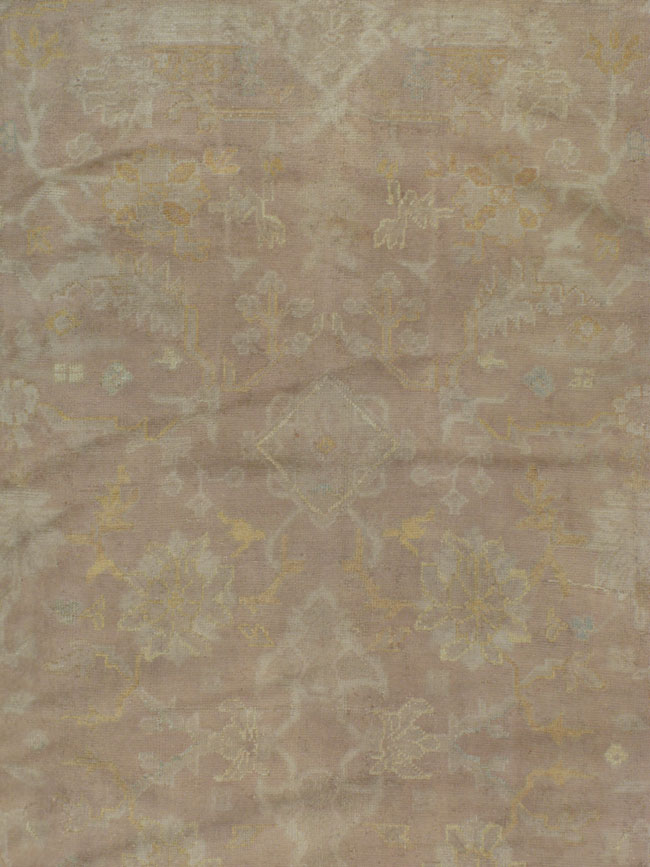 An Oushak Square Carpet, No.13241 - Galerie Shabab