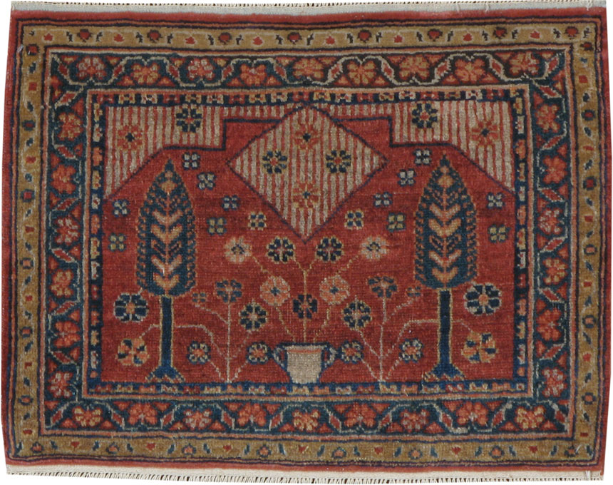 Antique Persian Fereghan Rug, No.13321 - Galerie Shabab