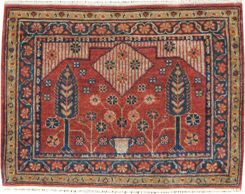 Antique Persian Fereghan Rug, No.13321 - Galerie Shabab