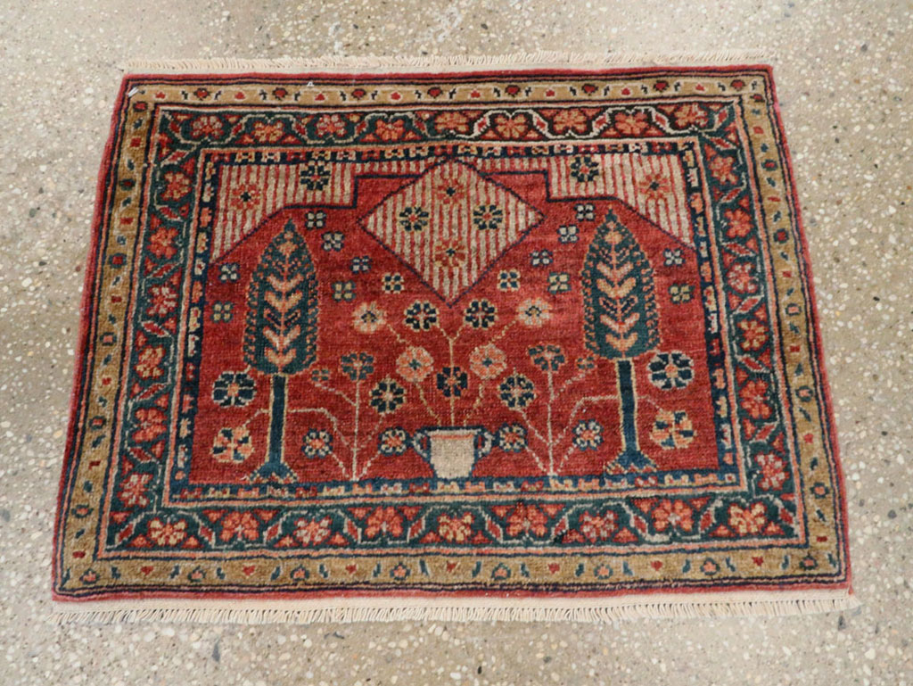 Antique Persian Fereghan Rug, No.13321 - Galerie Shabab