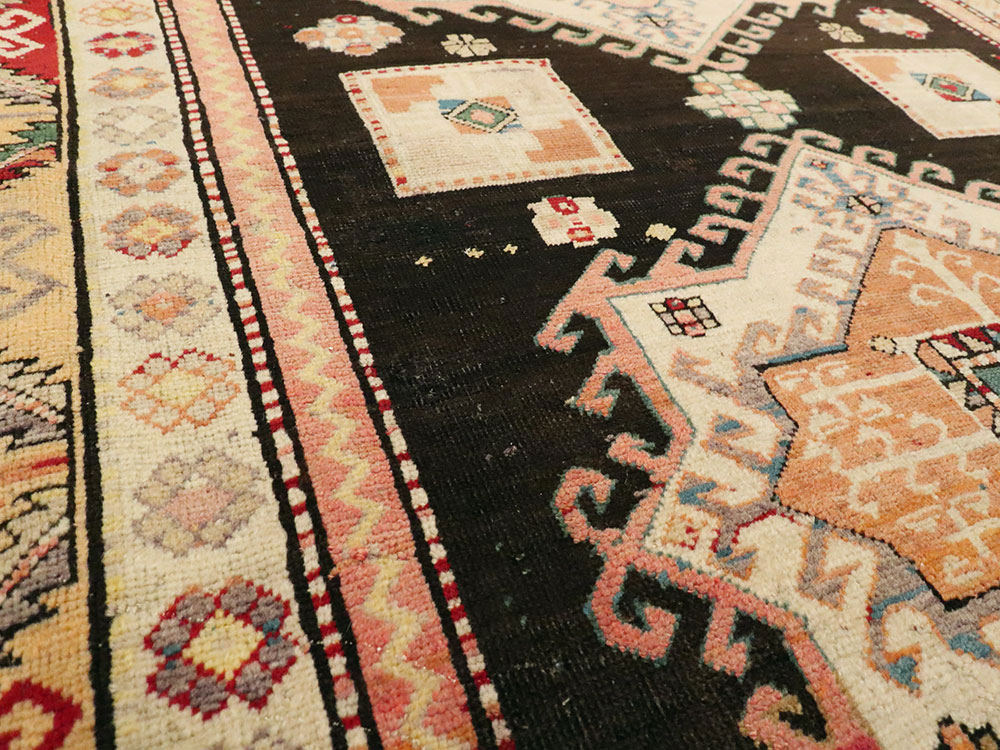 Antique Caucasian Karabagh Rug, No.13323 - Galerie Shabab