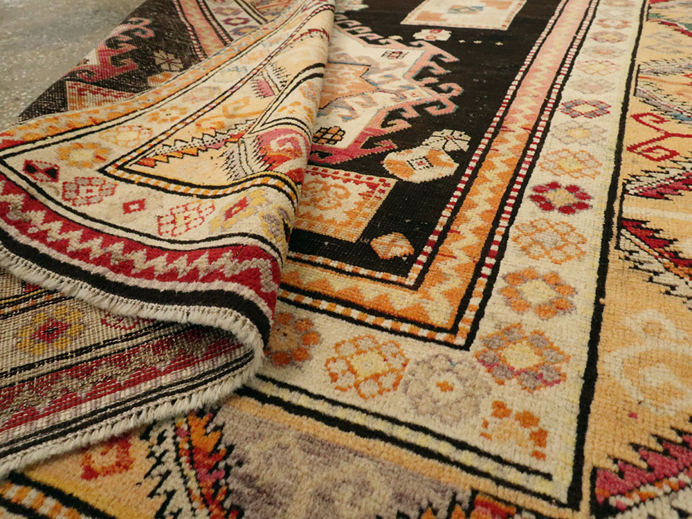 Antique Caucasian Karabagh Rug, No.13323 - Galerie Shabab