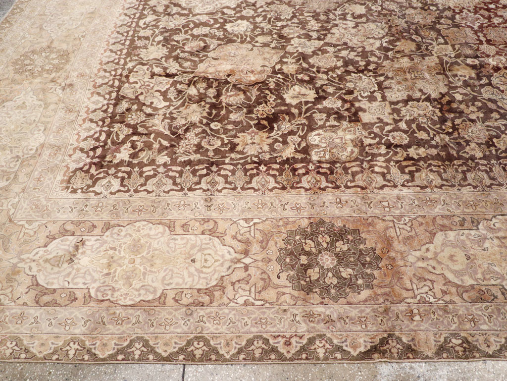 A Tabriz Carpet, No.13329 - Galerie Shabab