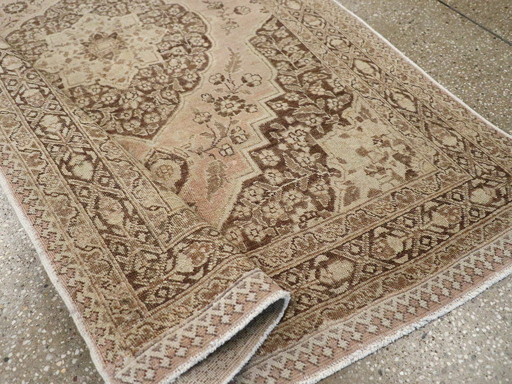 Antique Persian Tabriz Rug, No.13360 - Galerie Shabab