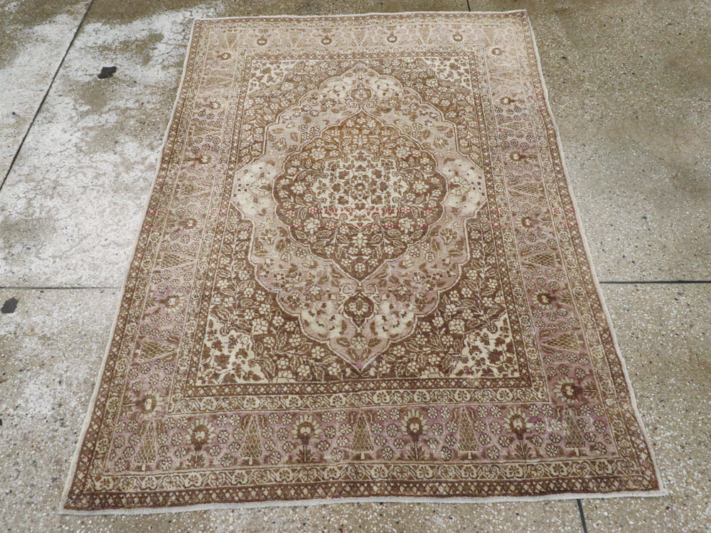 Antique Persian Tabriz Rug, No.13363 - Galerie Shabab