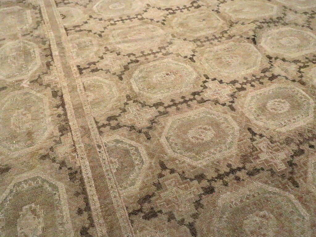 Antique Persian Tabriz Carpet, No.13372 - Galerie Shabab