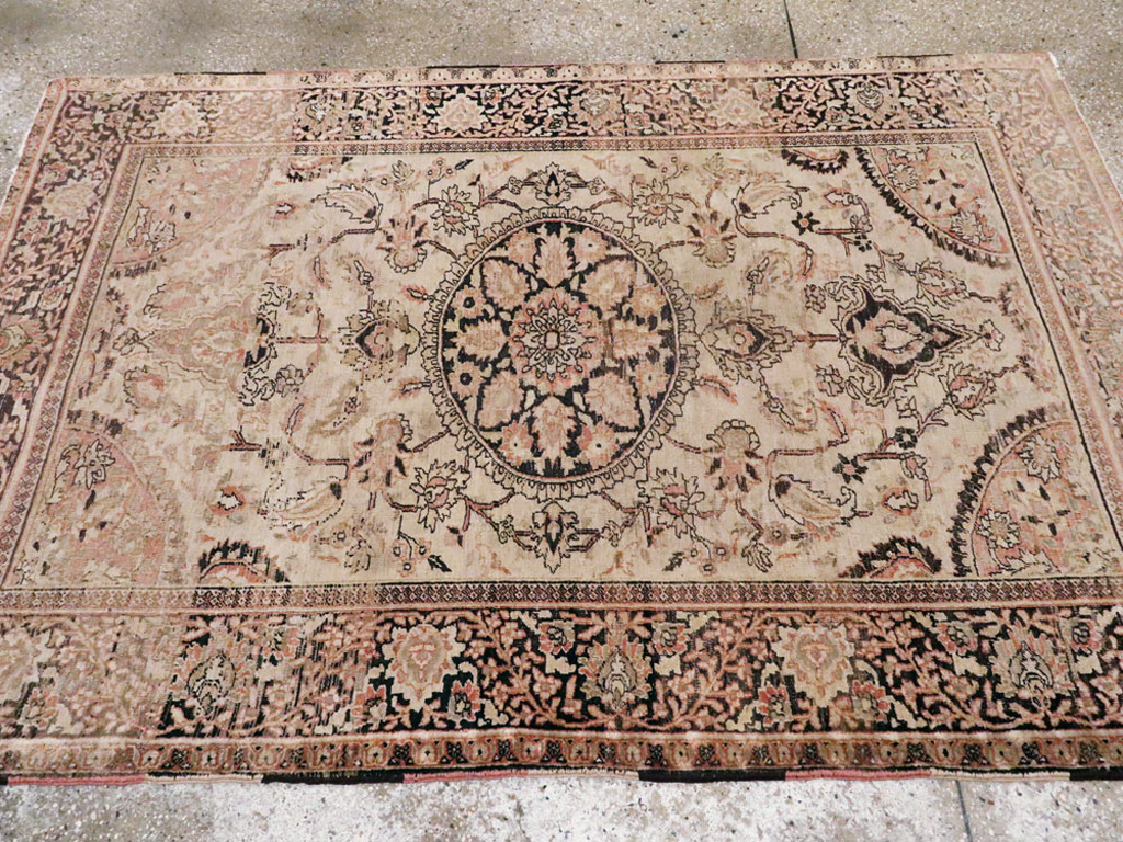 Antique Persian Dorokhsh Rug, No.13385 - Galerie Shabab