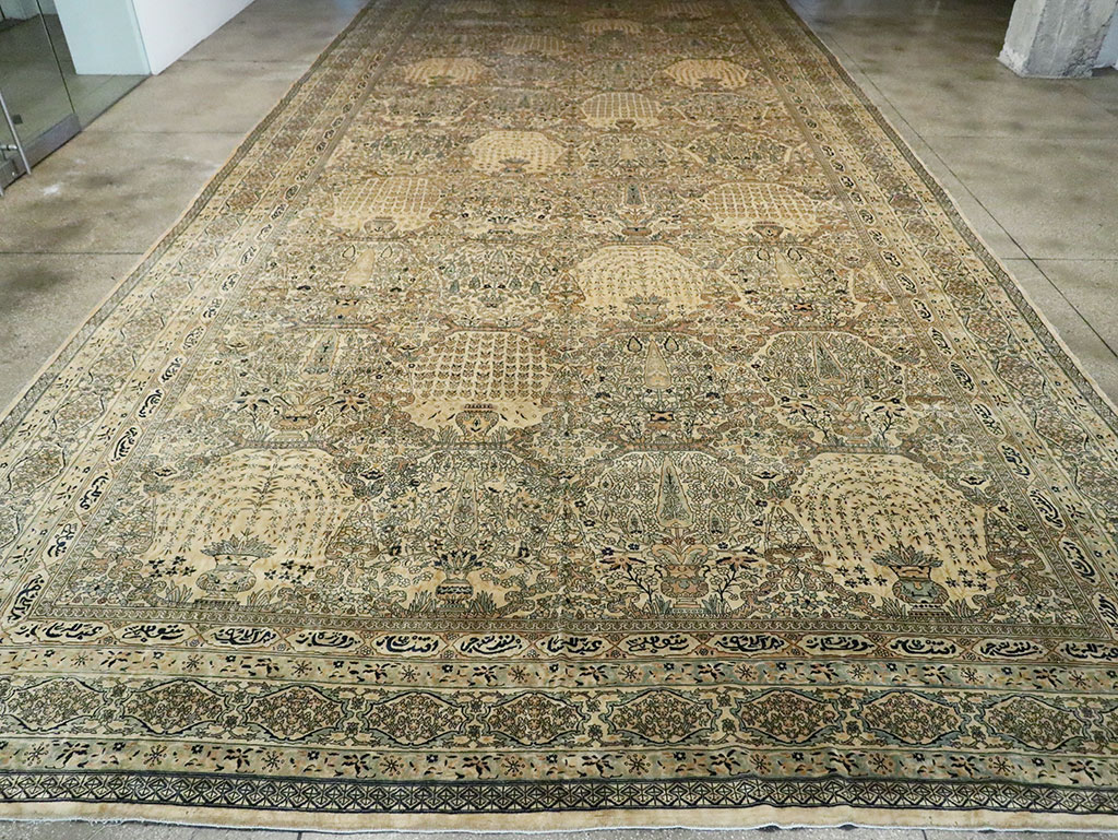 Vintage Indian Lahore Oversize Carpet, No.13446 - Galerie Shabab