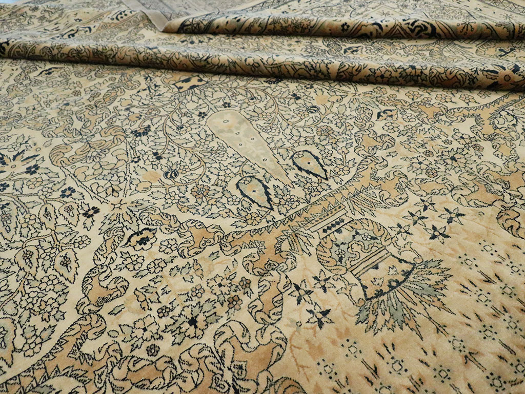 Vintage Indian Lahore Oversize Carpet, No.13446 - Galerie Shabab
